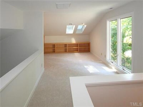 Building Photo - 7015 Knotty Pine Dr