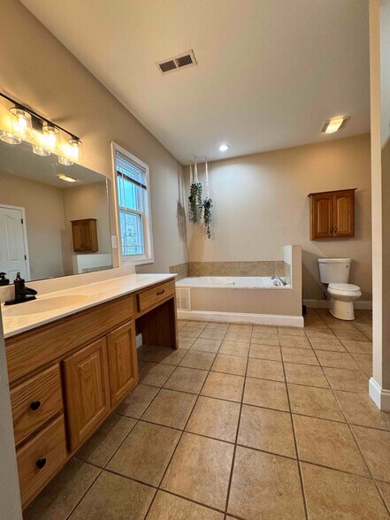 Building Photo - 804 Commonwealth Avenue