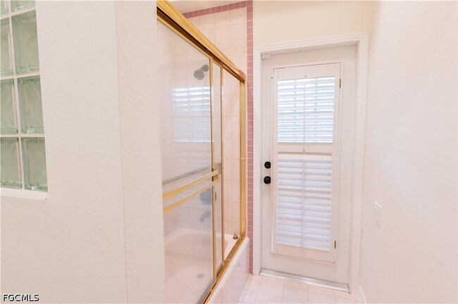 Building Photo - 15200 Sweetwater Ct