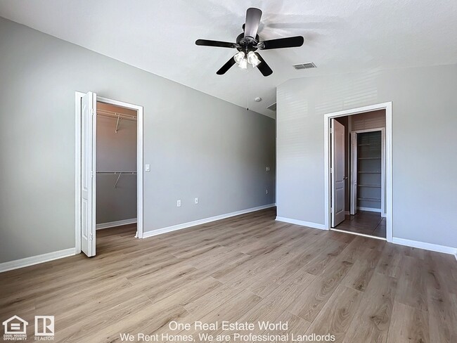 Building Photo - 5361 Windsor Lake Cir