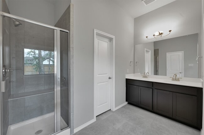 Building Photo - 307 Highland Bayou Dr