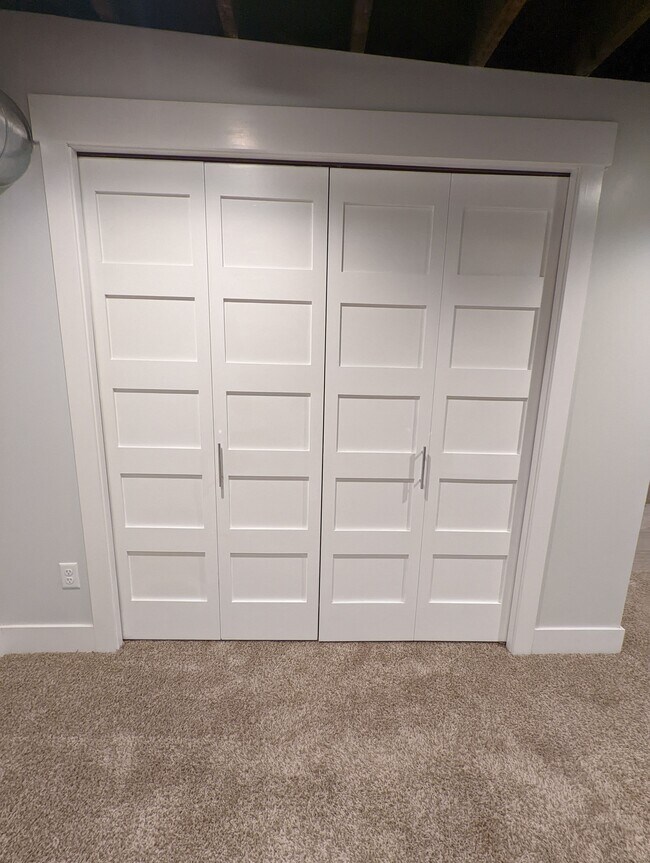 Building Photo - 130 E State St