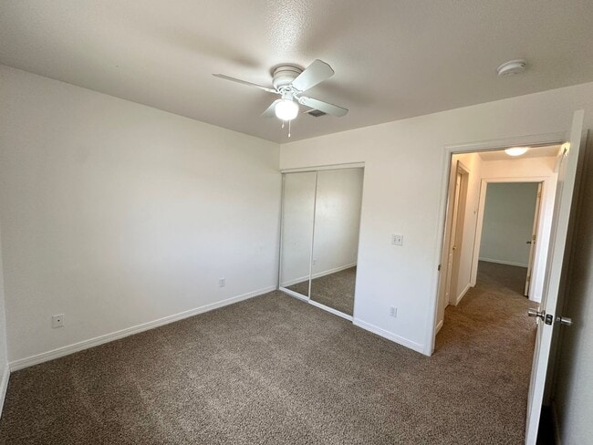 Building Photo - Great 3 Bedroom Home with Detached Garage!