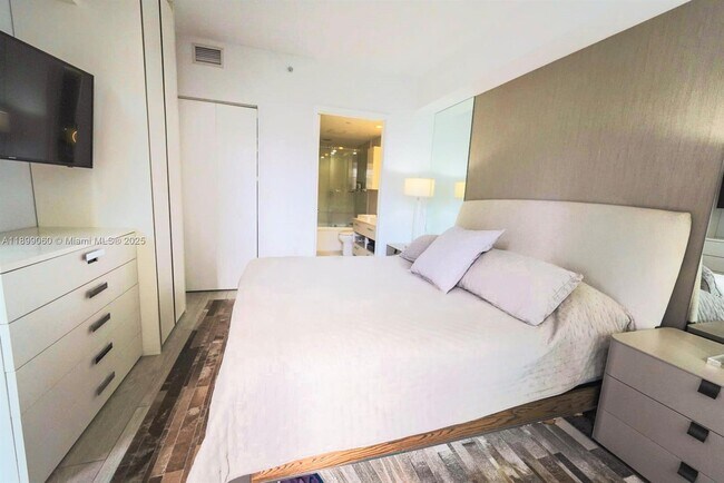 Building Photo - 55 SW 9th St