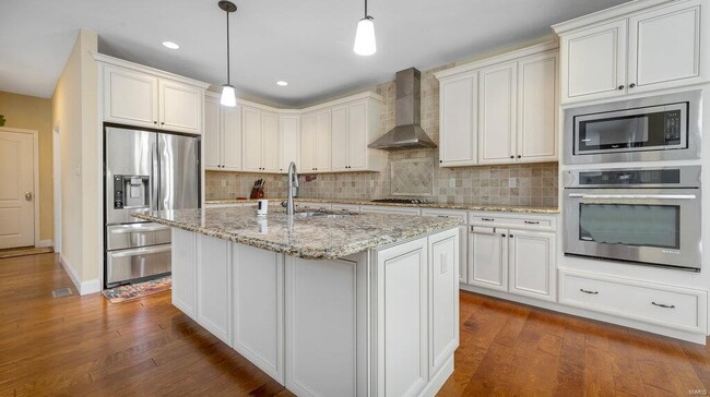 Building Photo - 303 Gateview Dr