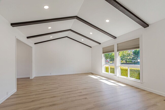 Building Photo - Stunning Updated Home in Almaden Valley