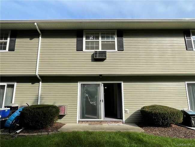 Building Photo - 100 Hillside Dr