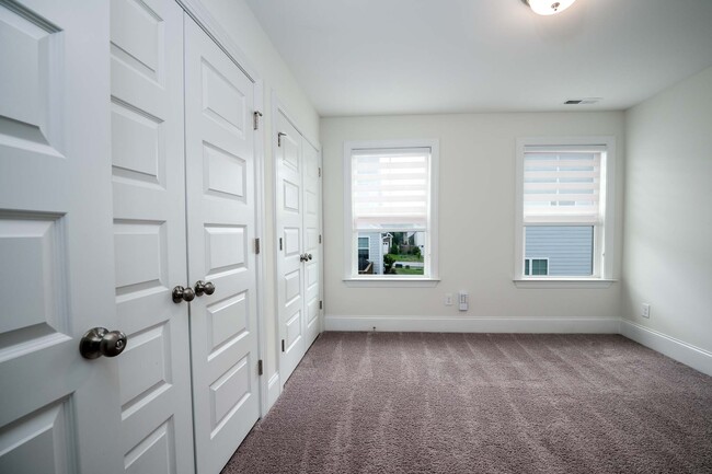 Building Photo - 1017 Blackpool Ct