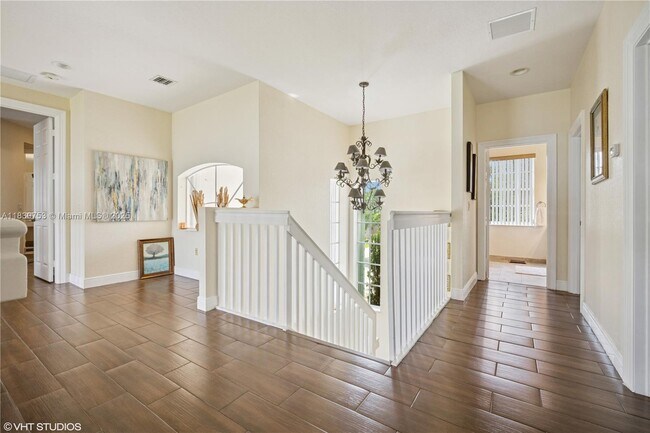 Building Photo - 4954 SW 186th Way