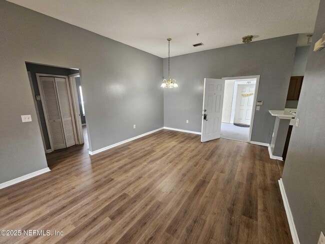 Building Photo - 6069 Maggies Cir