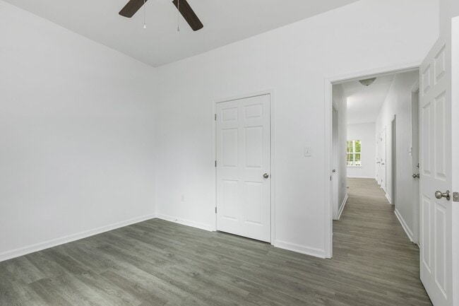 Building Photo - newly renovated property