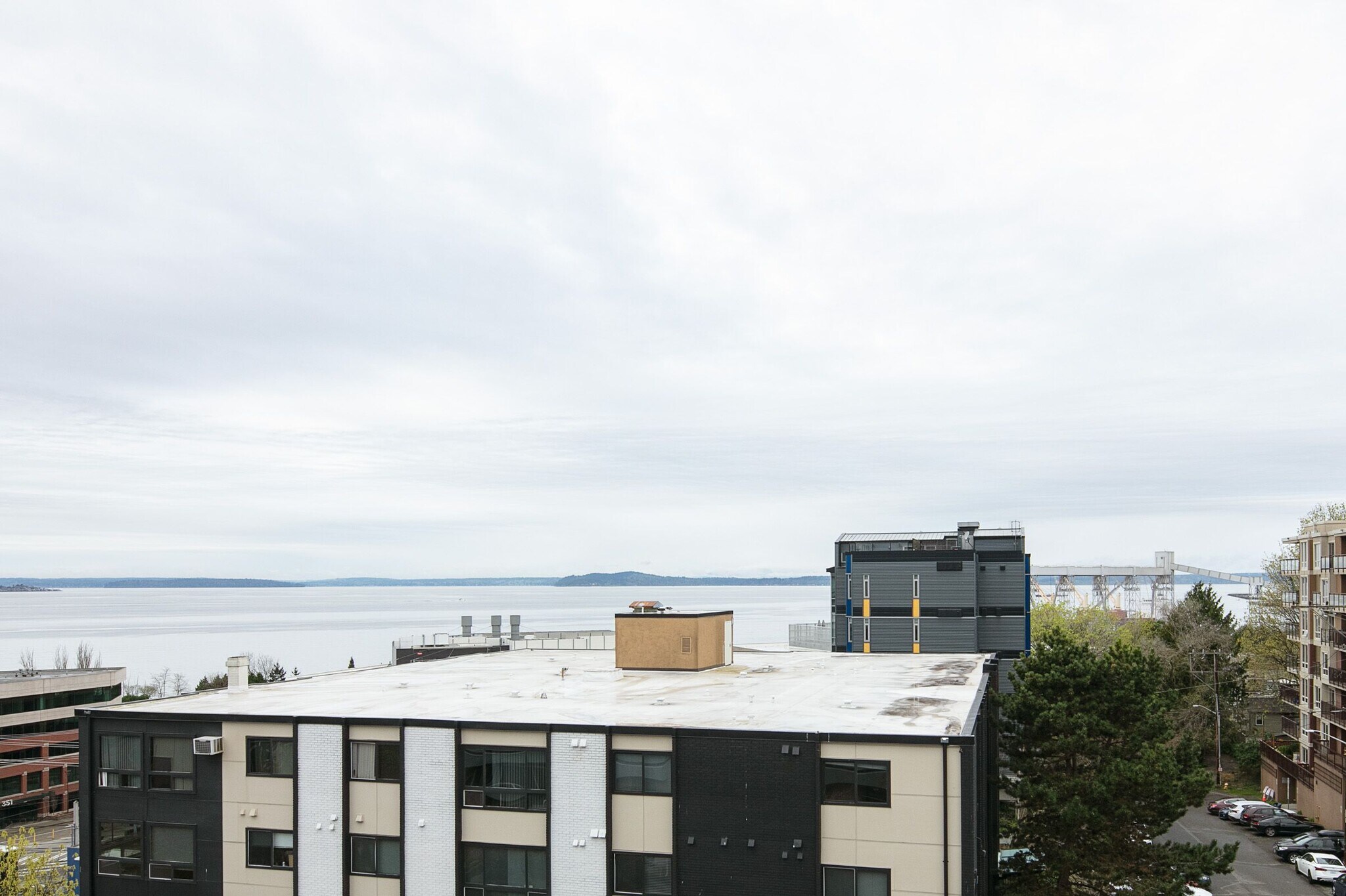 roof top deck - 323 W Republican St