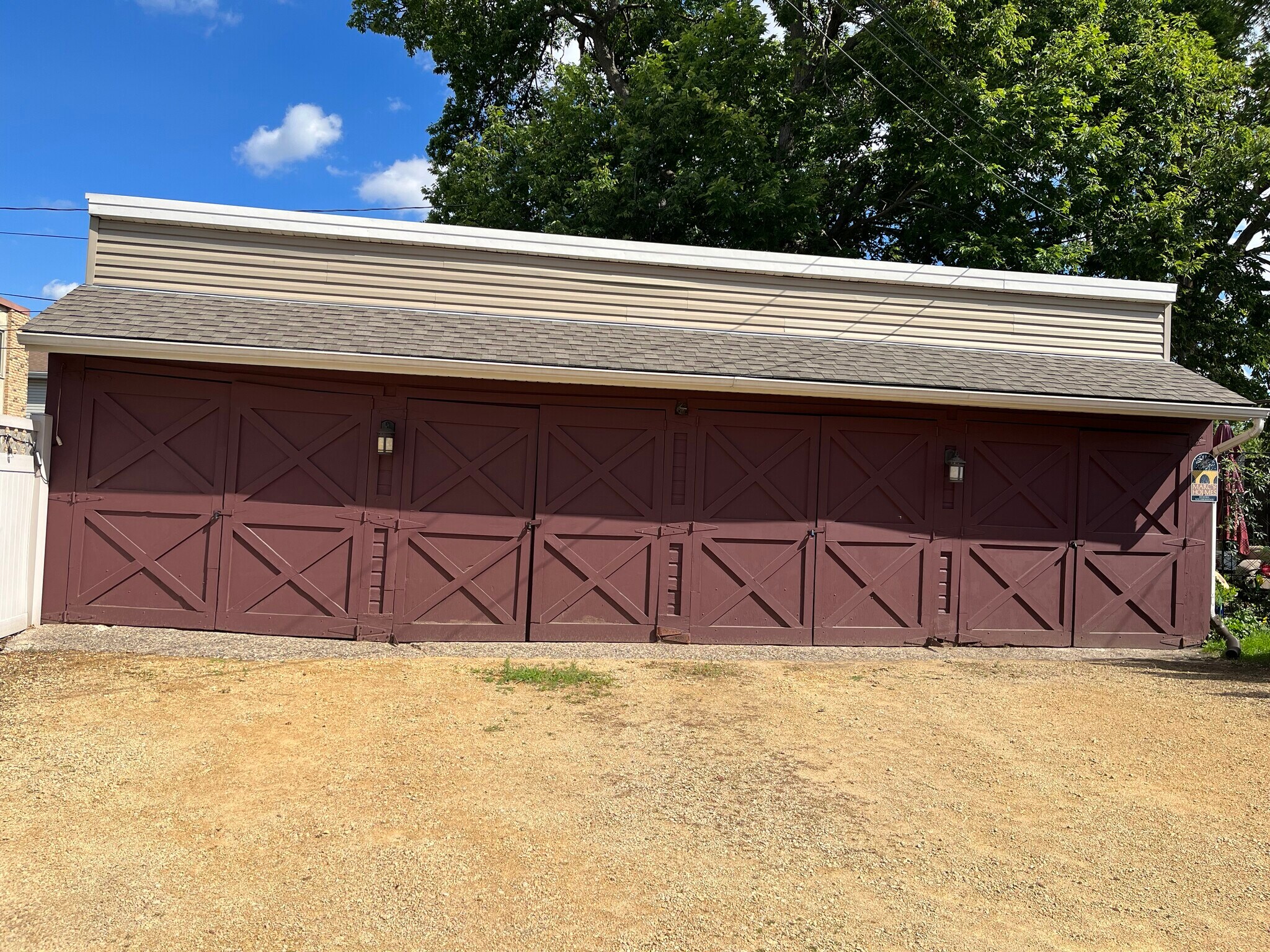 Parking Area and Garage - 314 3rd Ave SE