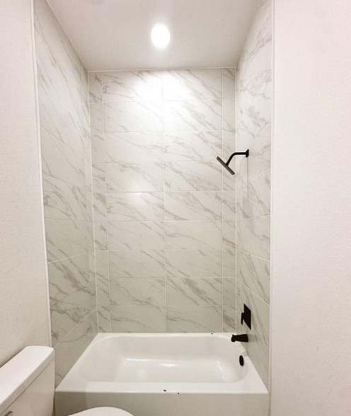 Building Photo - 9705 Garcroft St