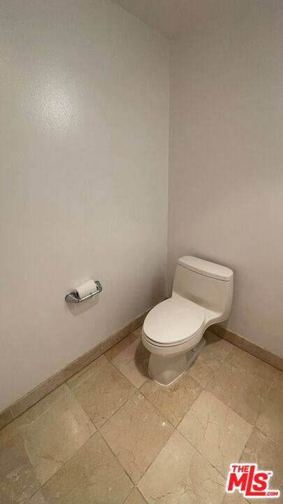 Building Photo - 13700 Marina Pointe Dr