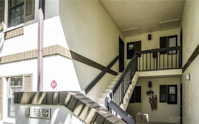 Building Photo - 19505 Quesada Ave