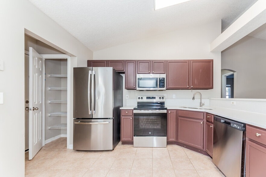 Building Photo - 1124 Native Dancer Ct