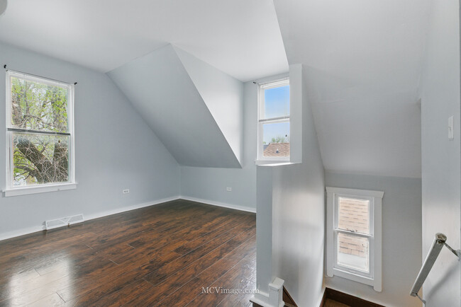 Building Photo - 355 N Hickory St