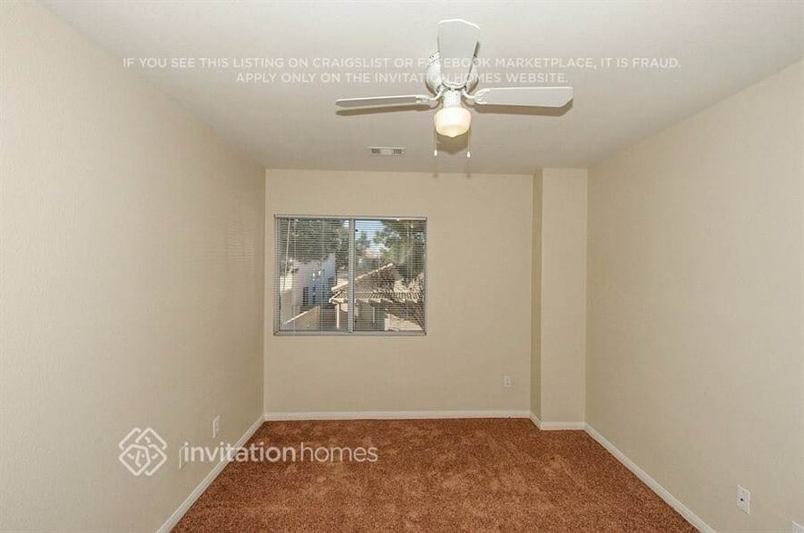 Building Photo - 8508 W Gilmore Ave