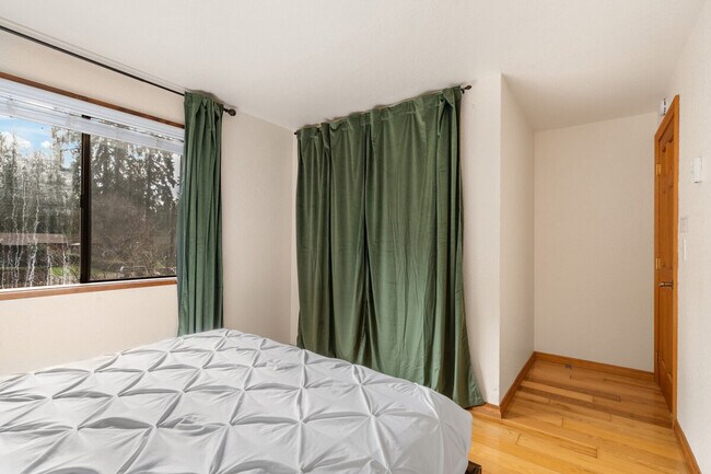 Building Photo - 18301 115th St NE