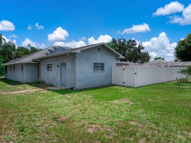 Building Photo - 260 Tangerine Rd
