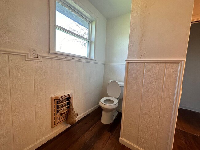 Building Photo - 850 County Road 218,