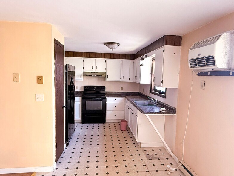 Building Photo - 7 Maria Manor