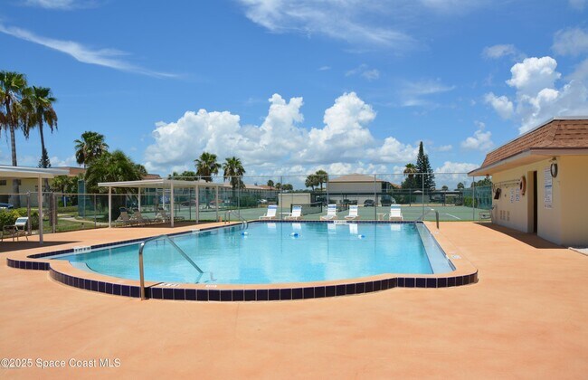 Building Photo - 500 Palm Springs Blvd