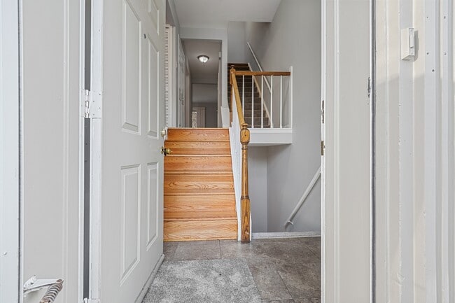 Building Photo - 10661 High Beam Ct