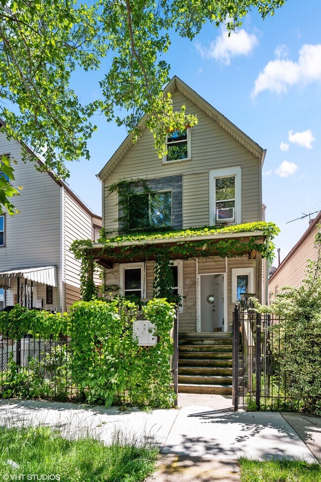 Front - 3423 W Cortland St