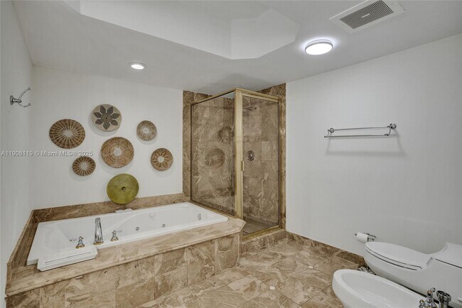 Building Photo - 9559 Collins Ave