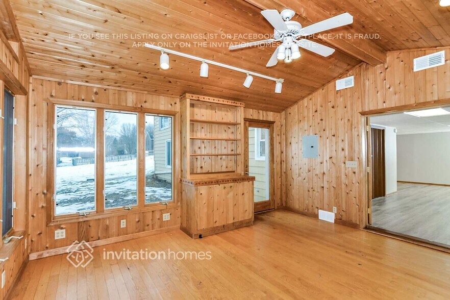 Building Photo - 7323 Paulsen Dr