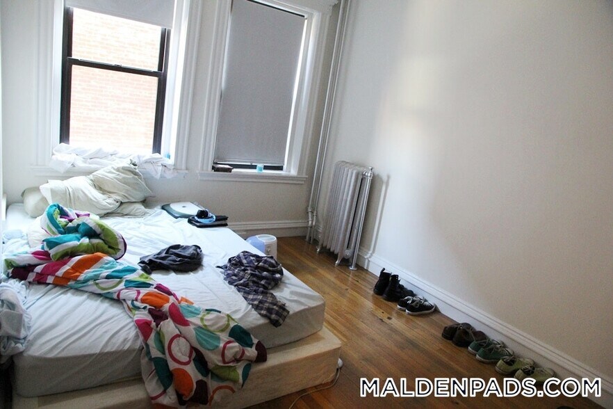 Building Photo - 17-19-19 Washington St S