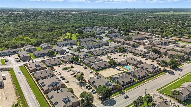 Building Photo - 640 Bellaire Dr