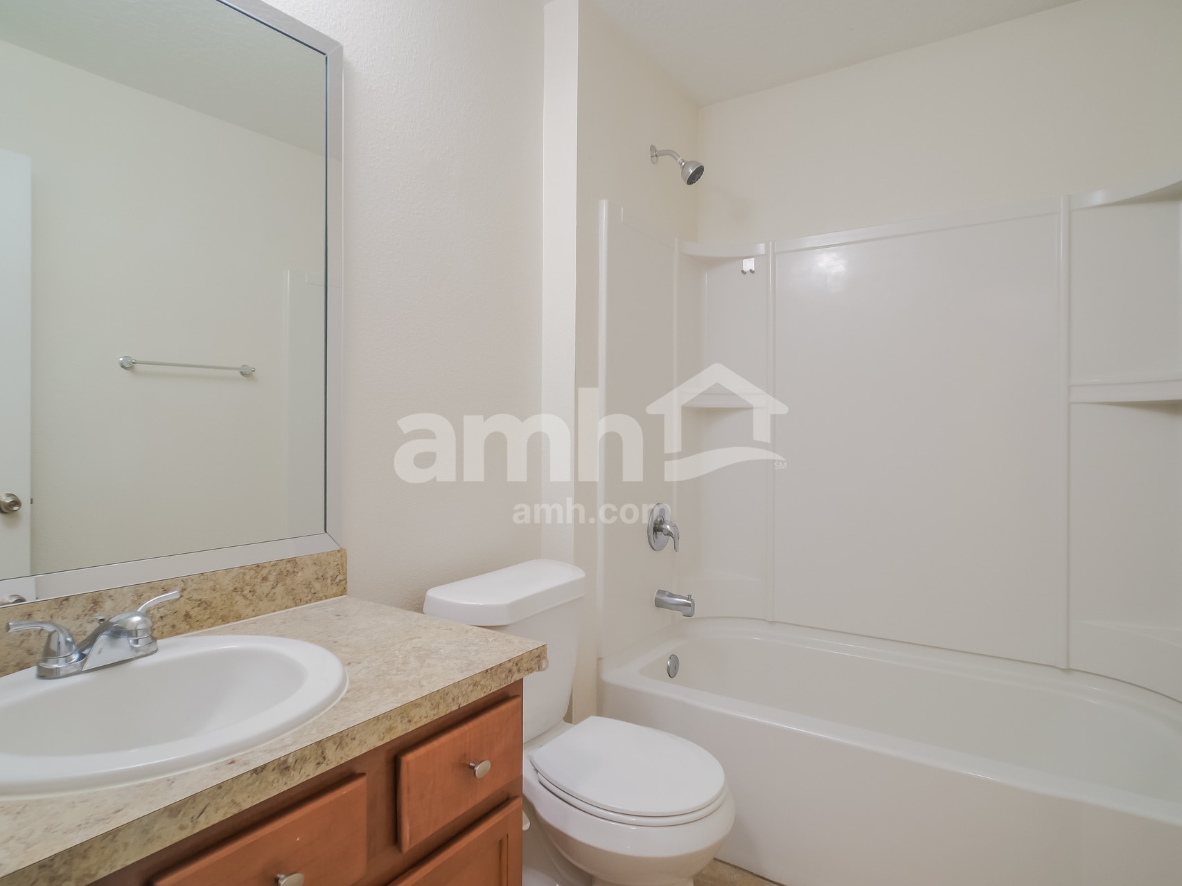 Building Photo - 224 E New England Dr