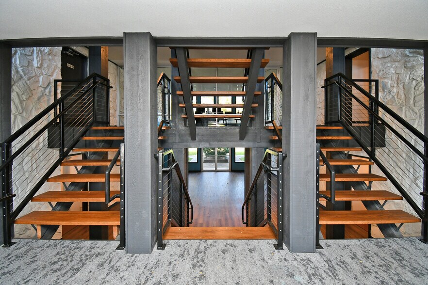 The Columns Apartments 2149 E Sunshine St Springfield MO 65804