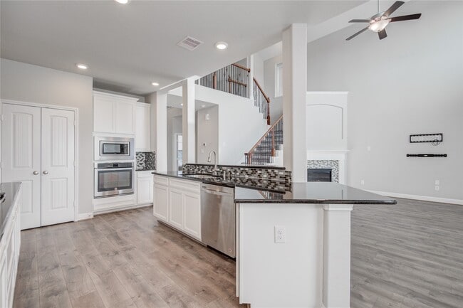 Building Photo - 12816 Oak Fls Dr