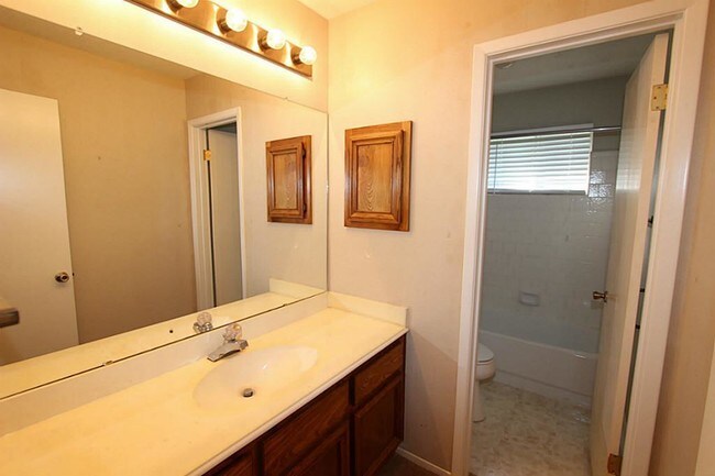 Building Photo - 4330 Maple Cross Dr