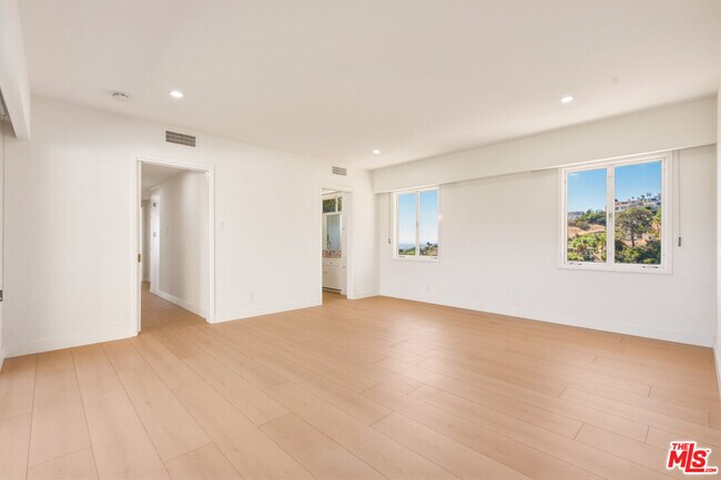 Building Photo - 1682 Larco Way
