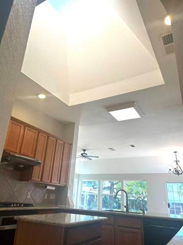 Building Photo - 4420 Lansbury Ln