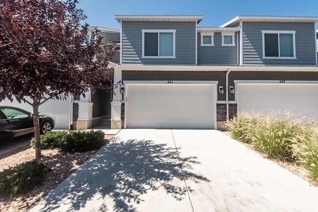 Building Photo - 461 S Day Dream Ln