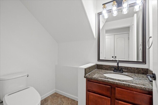 Building Photo - Spacious Open-Concept Summerlin Home with Balcony, Fireplace & Ensuite Bedrooms