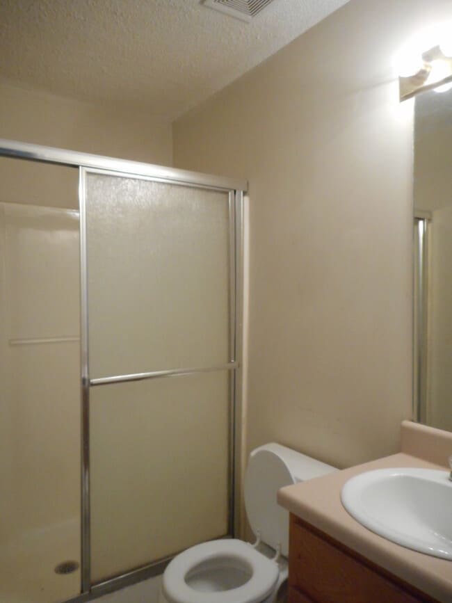 Building Photo - Sweet 4 Bed x 2 Bth (SORRY! NO SECTION 8)