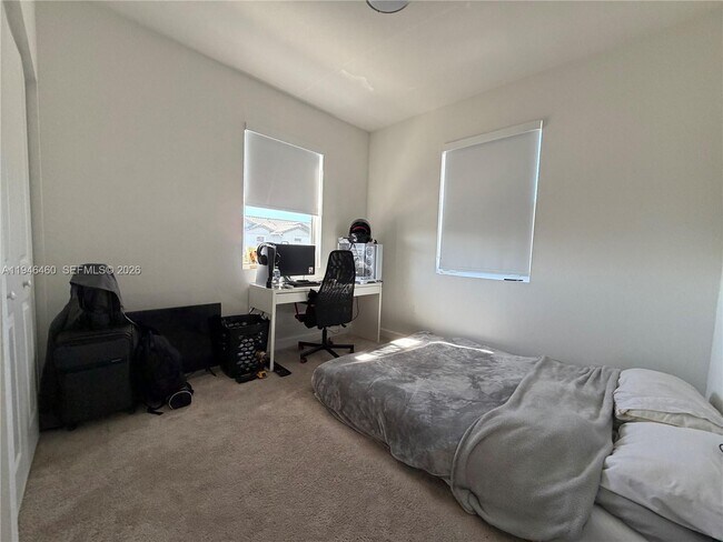 Building Photo - 145 SW 184th Ave