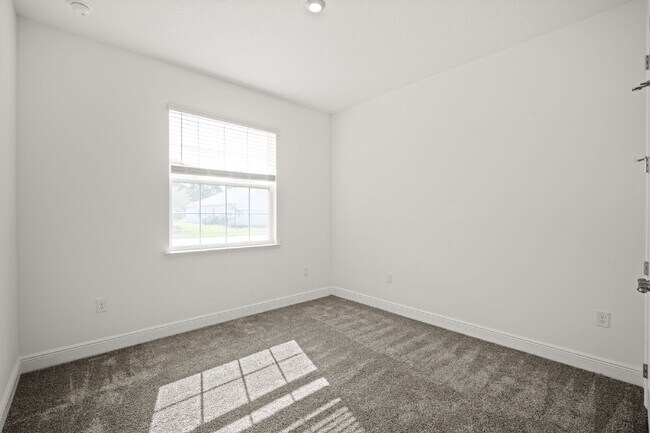 Building Photo - Gorgeous 4BR/3BA home in Island Forest Preserve