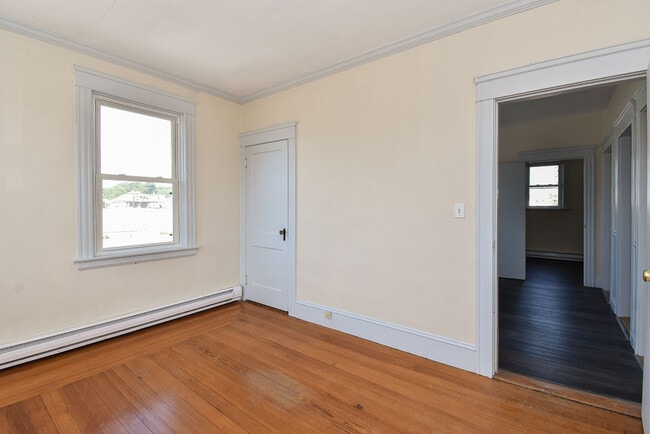 Building Photo - 979 Mineral Spring Ave