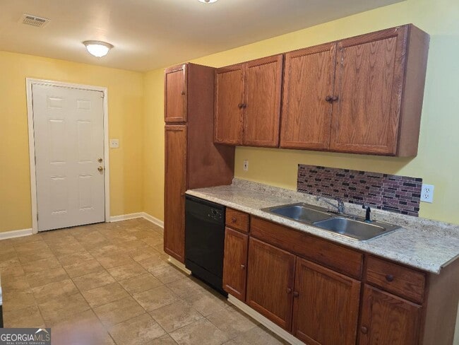 Building Photo - 2929 Level Ridge Rd SE