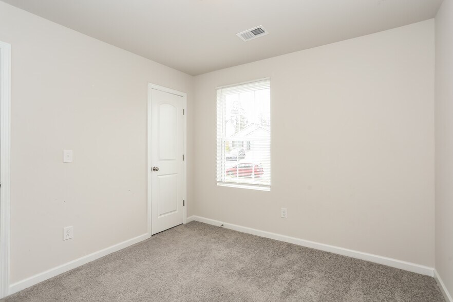 Building Photo - 940 Haley St