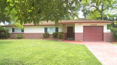 Building Photo - Charming 3-Bed Home in St. Petersburg - Av...