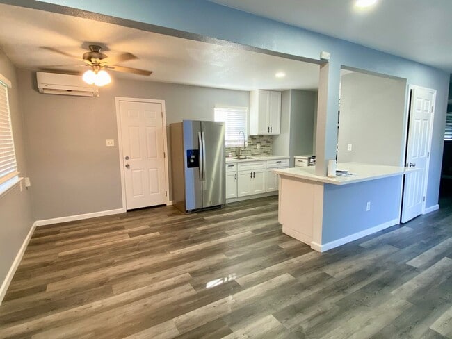 Building Photo - Beautifully Renovated 2BD/1BA Home with Ad...